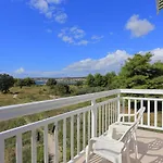 Apartment By The Sea - 4162