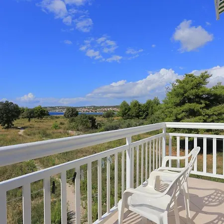 Apartment By The Sea Rogoznica - 4162