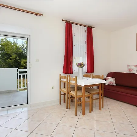 By The Sea - 4162 רוגוזניצה