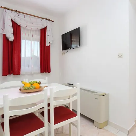 By The Sea - 4162 Apartment Rogoznica (Sibenik-Knin)