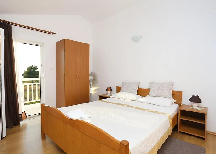 Appartement By The Sea - 4162 Rogoznica (Sibenik-Knin)