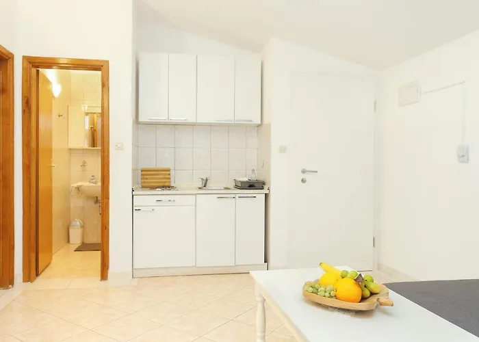 Appartement By The Sea - 4162 *